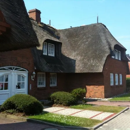 Traumhafte 2-zimmer-erdgeschosswohnung Mit Ca. 45 Qm Fuer Maximal 3 Personen *